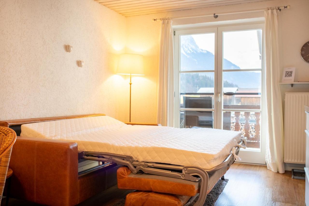 Appartement Kloana Waxlstoa à Garmisch-Partenkirchen Extérieur photo